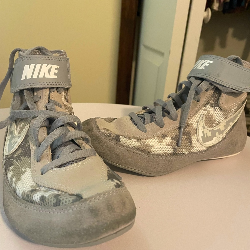 Boys wrestling shoes